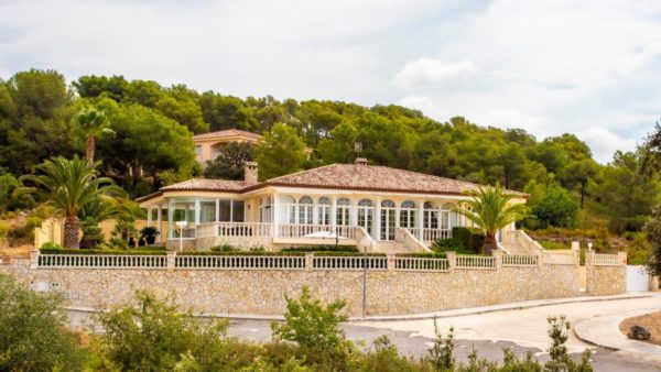 Dream Villa in mountains surrounded by green and just 20 minutes from the beaches Torredembarra and Altafulla – Tarragona