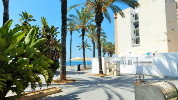 3 Bed – 2 Bath 4th Floor Apartment with Lift Only 50 Meters from the Sea in Torrevieja – Costa Blanca