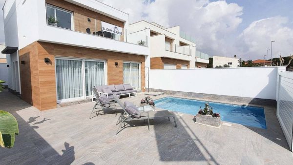 2 or 3 Bed – 2 Bath New build VILLA in Pilar de la Horadada – Costa Blanca south