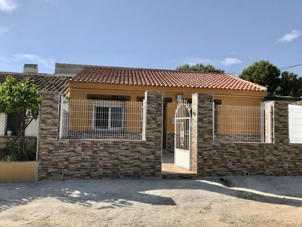 Completely renovated semi-detached and rural house with 3 bedrooms and 2 bathrooms in Torre Pacheco – Los Alcázares – Murcia.